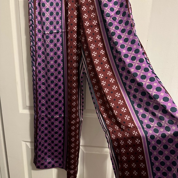 1960 House of Harlow ~ Geometric printed satin wide leg trousers - Picture 3 of 5